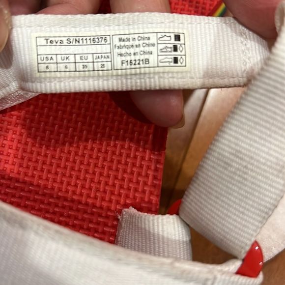 NWT Teva Flatform Universal Rainbow Pride size 8 - Picture 9 of 9